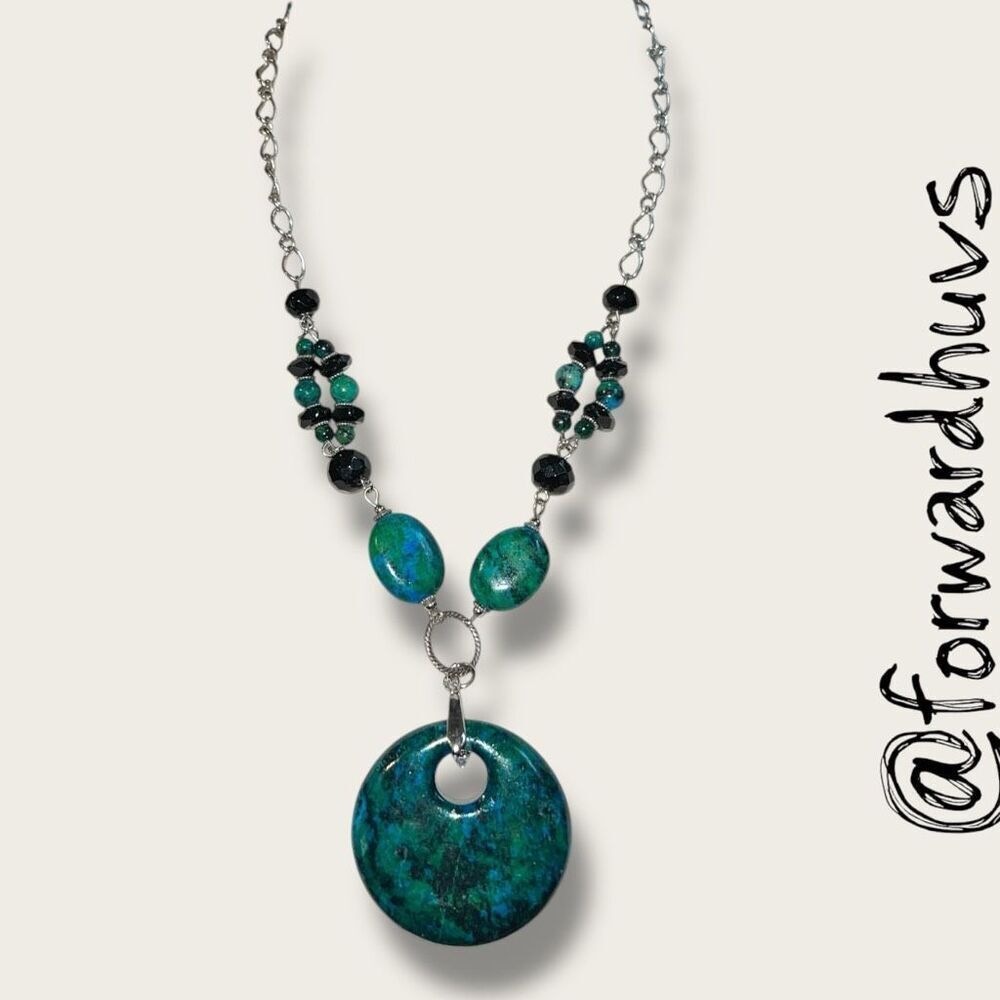 18” Artificially Colored Stone Pendant - Picture 3 of 12